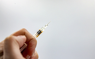 Szczepienia przeciw COVID-19 na Mazurach nabierają tempa